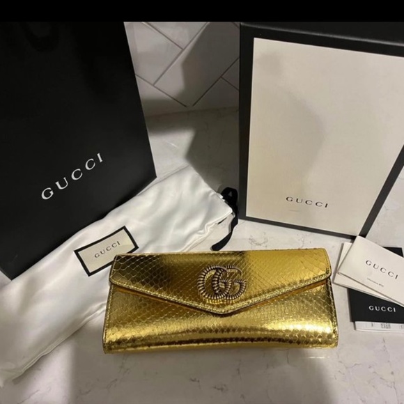 Gucci Handbags - Gucci Purse (snakeskin)
